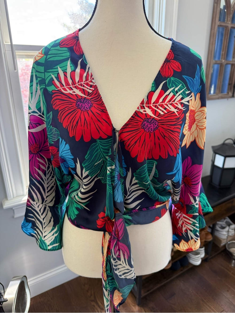 Skies Are Blue Navy Tie-Front Floral Blouse with Colorful Blooms Size XS BNWT